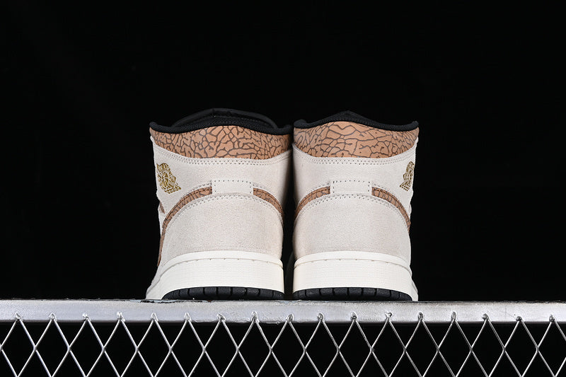 AJ1 Mid