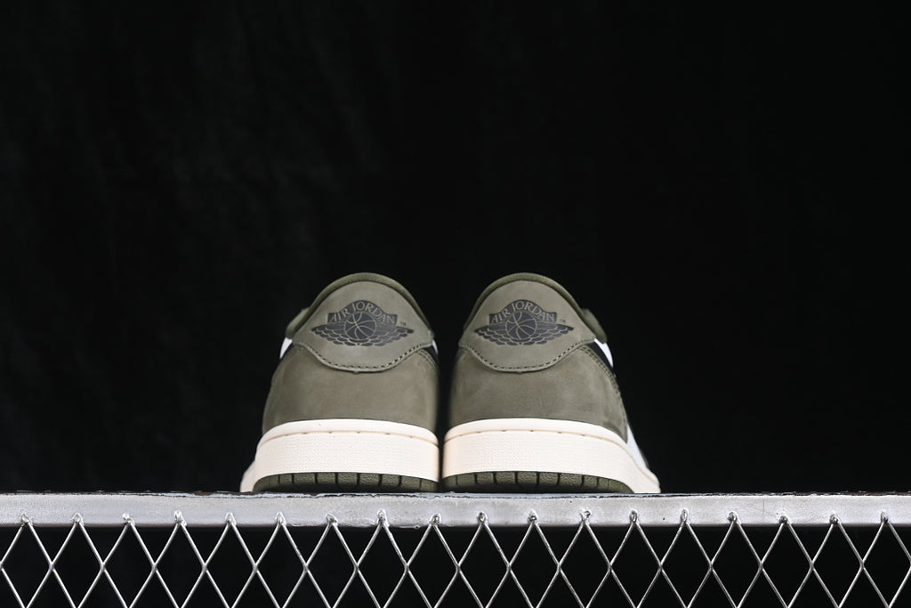 AJ1 Low