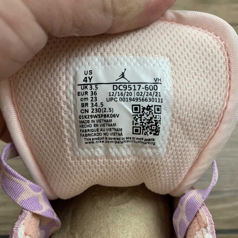 AJ1 Mid