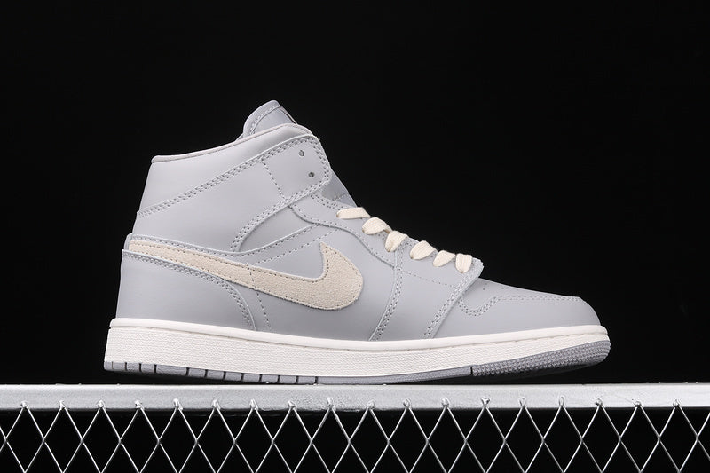AJ1 Mid