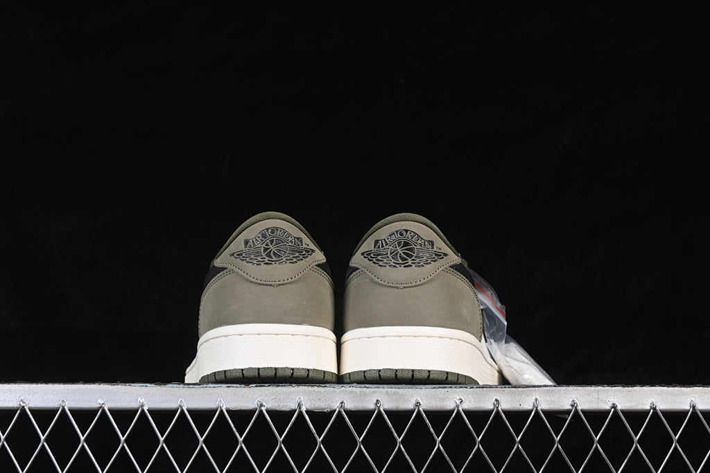 AJ1 Low