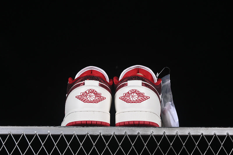 AJ1 Low