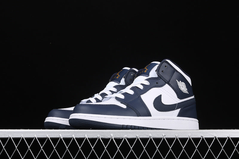 AJ1 Mid