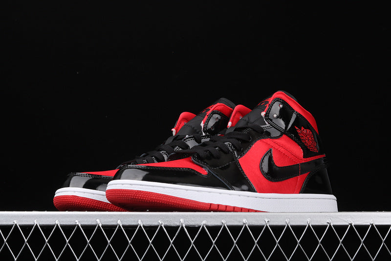 AJ1 Mid