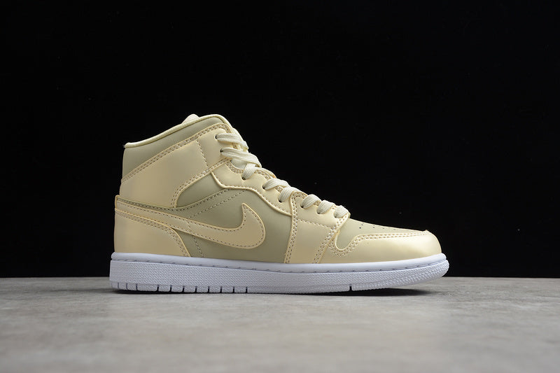 AJ1 Mid