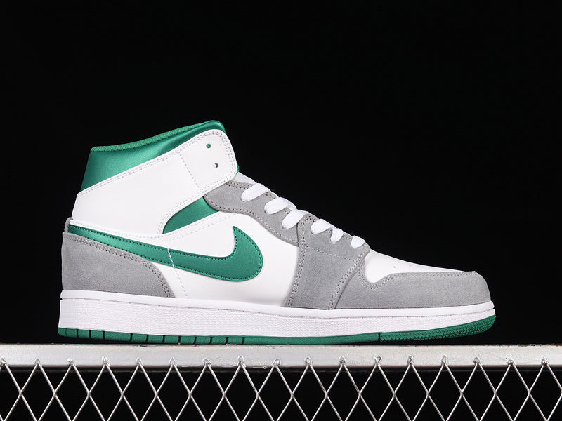 AJ1 Mid