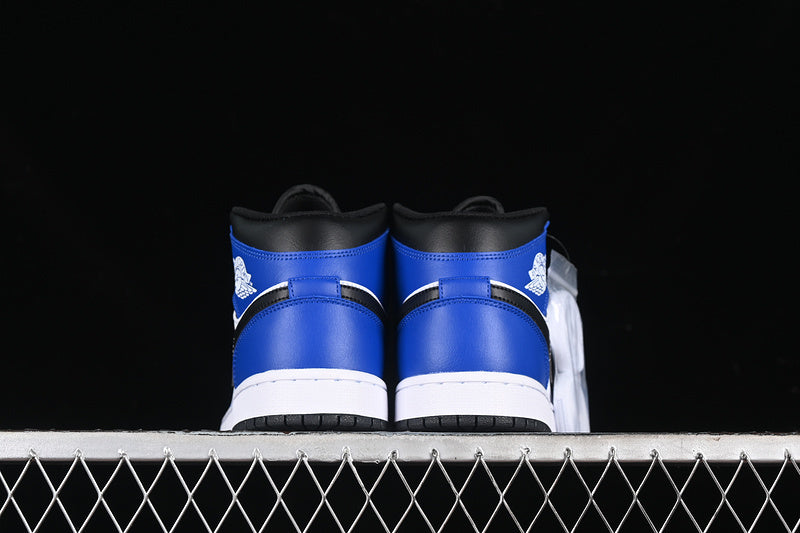 AJ1 Mid