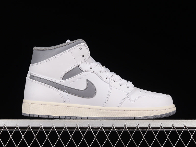 AJ1 Mid