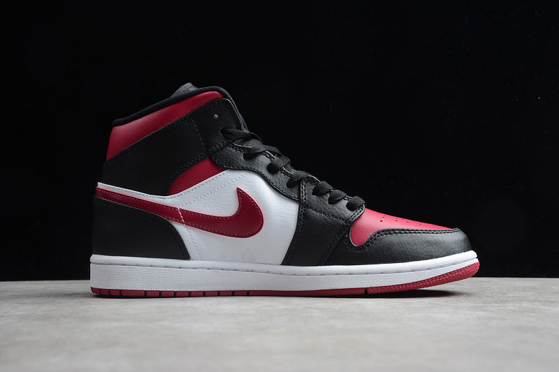AJ1 Mid