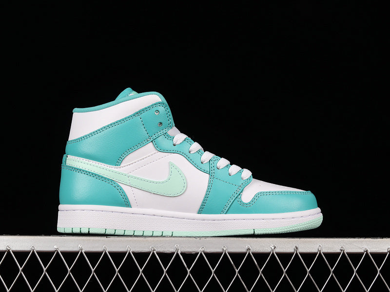 AJ1 Mid