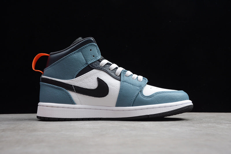 AJ1 Mid