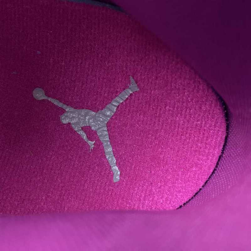 AJ1 Mid