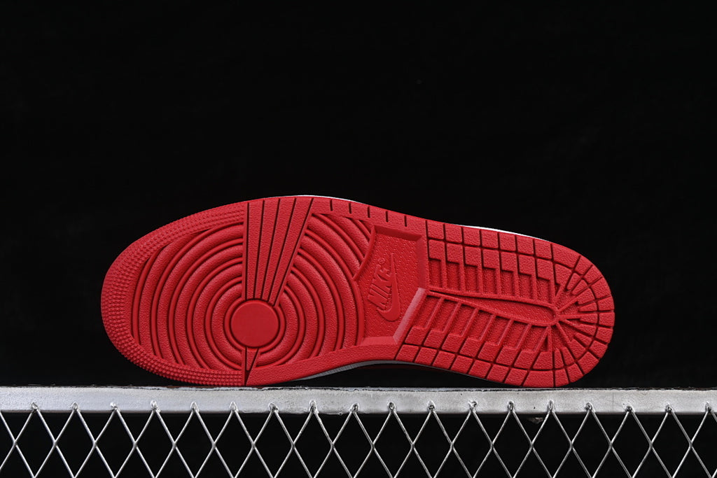 AJ1 Low