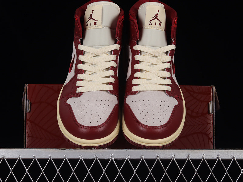 AJ1 Mid