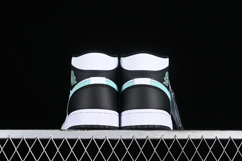 AJ1 Mid