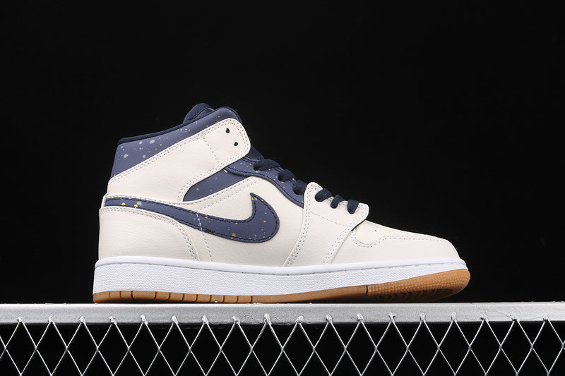 AJ1 Mid