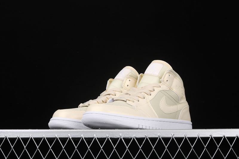 AJ1 Mid