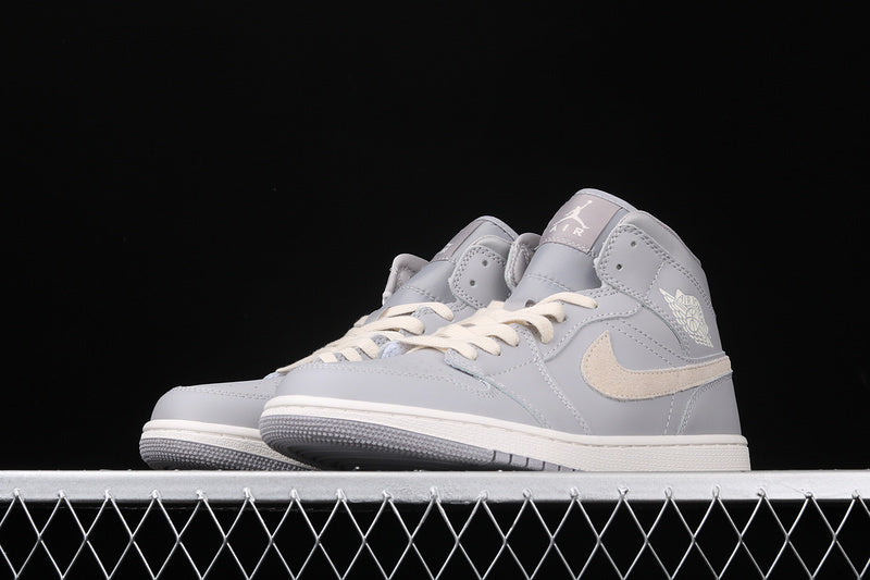AJ1 Mid