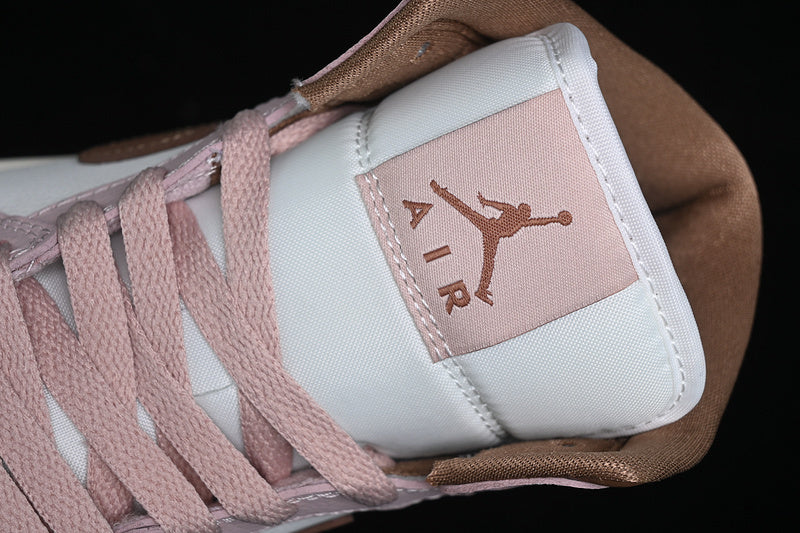 AJ1 Mid
