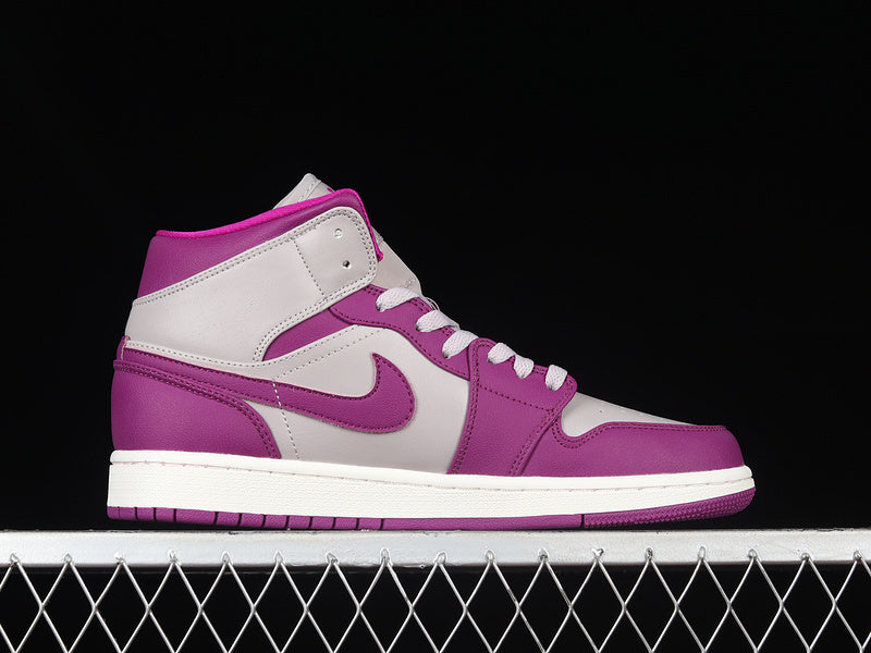 AJ1 Mid