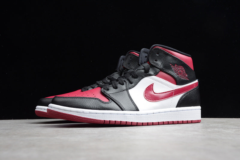 AJ1 Mid