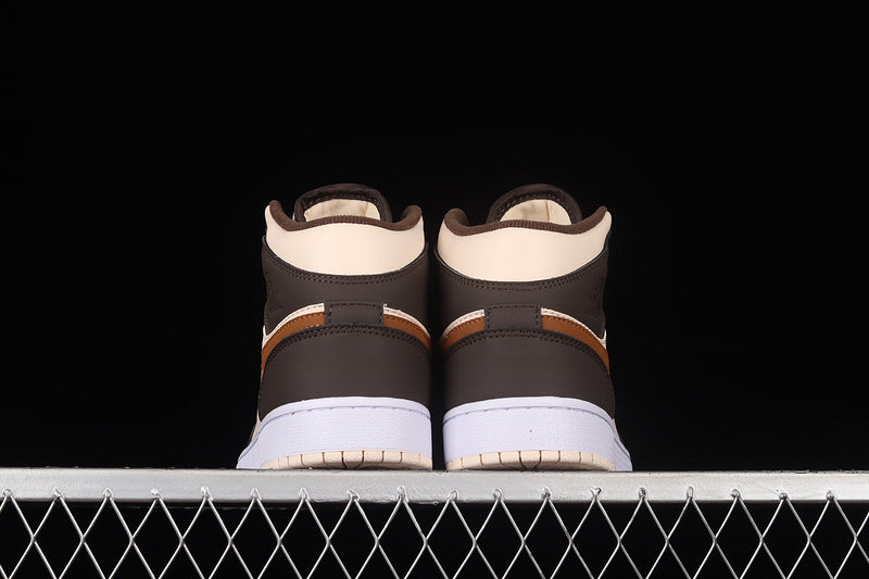 AJ1 Mid