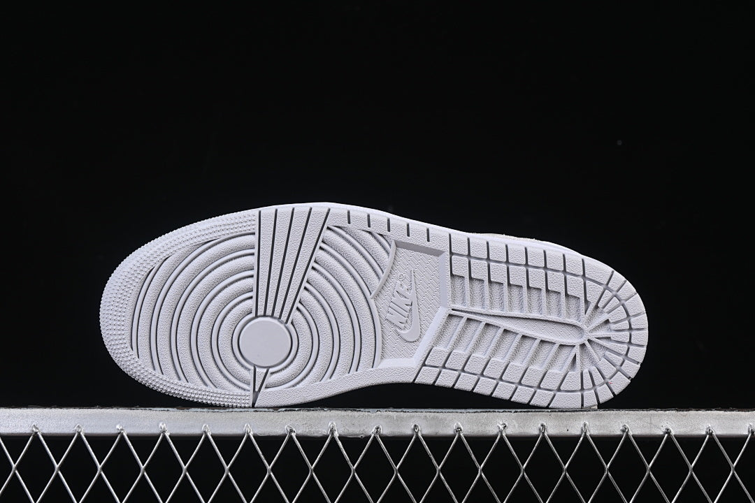 AJ1 Low