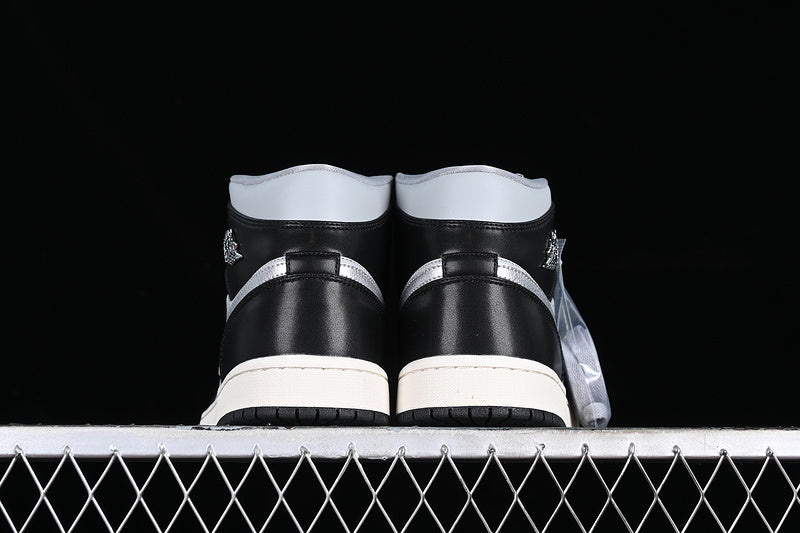AJ1 Mid