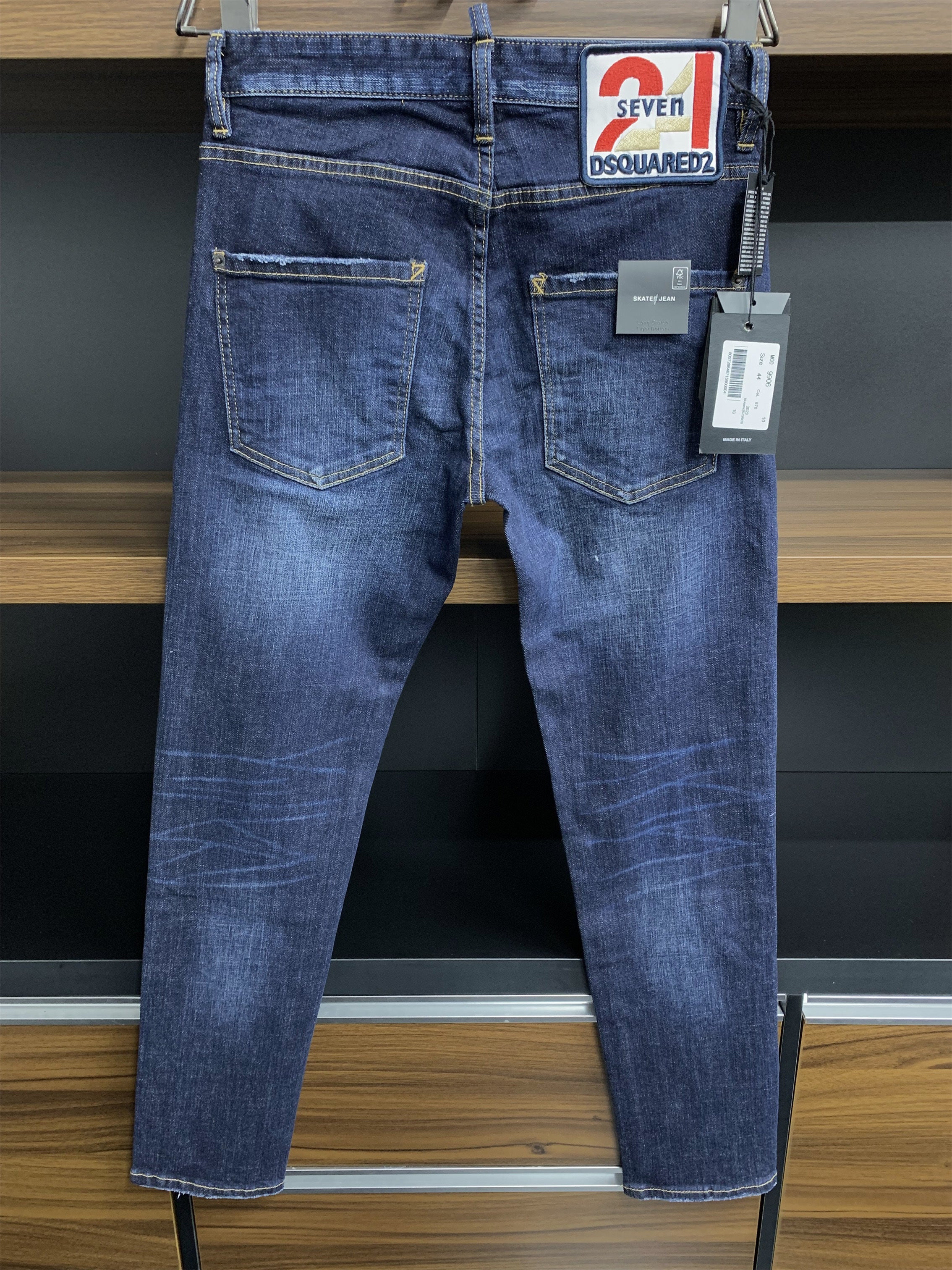 D2 Jeans