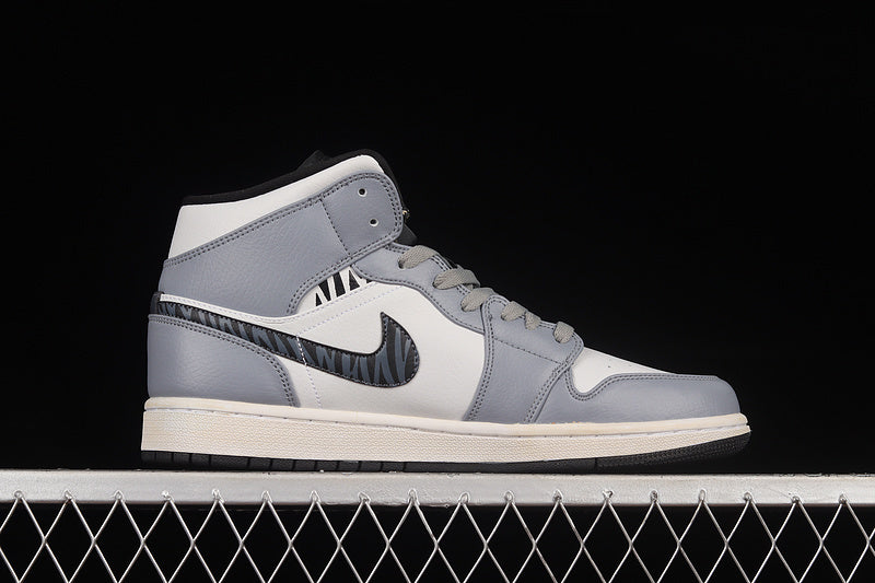 AJ1 Mid