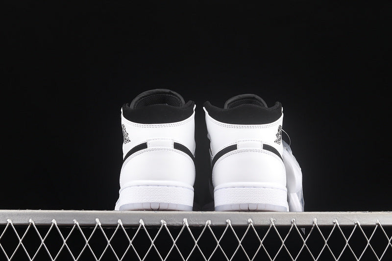 AJ1 Mid