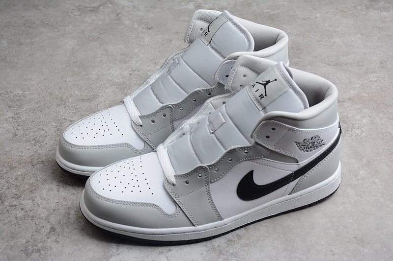 AJ1 Mid