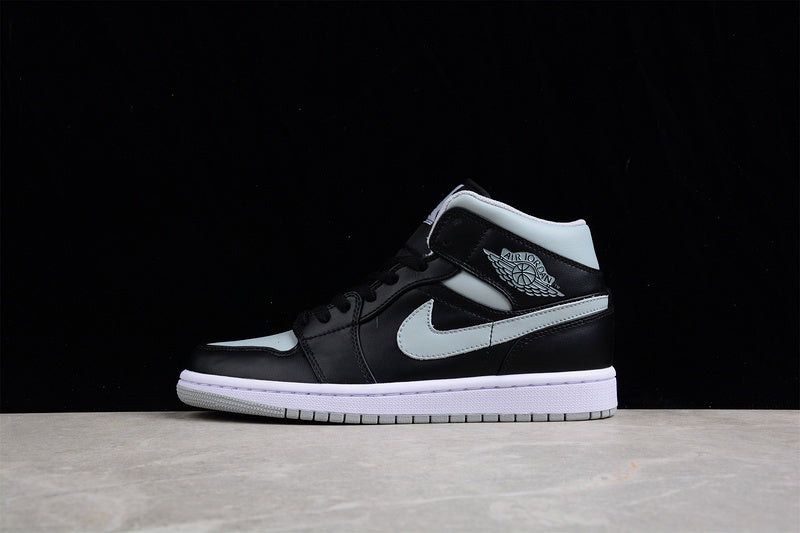 AJ1 Mid