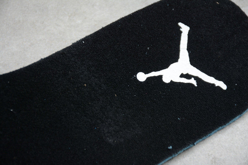 AJ1 Mid