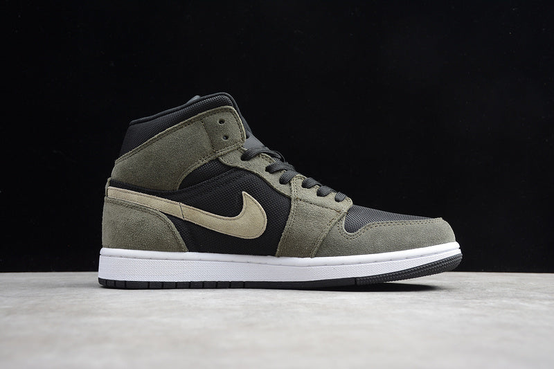 AJ1 Mid