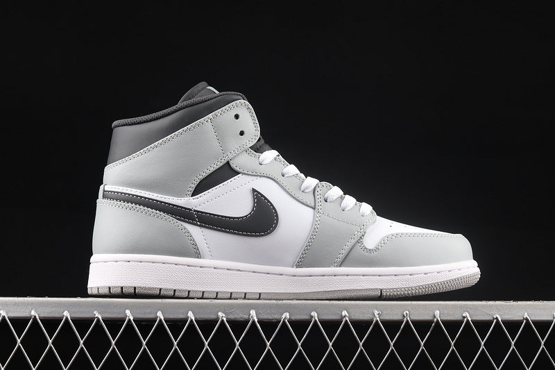 AJ1 Mid