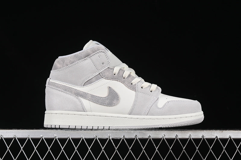 AJ1 Mid