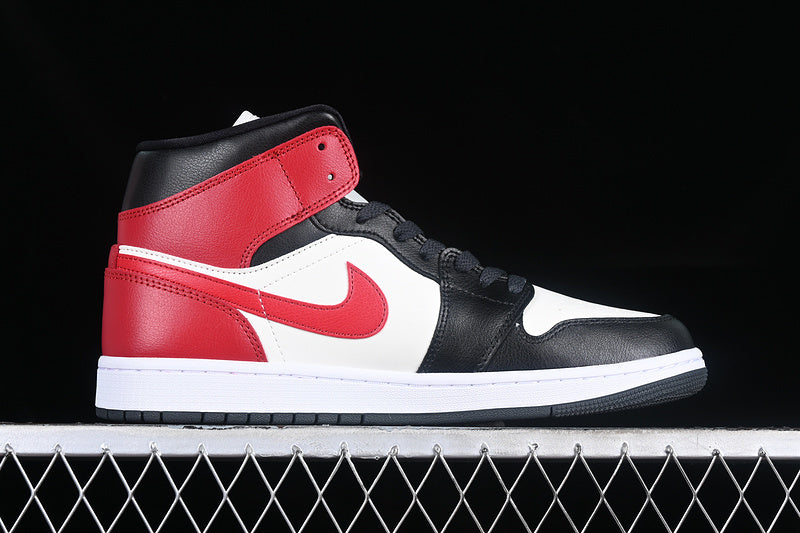 AJ1 Mid