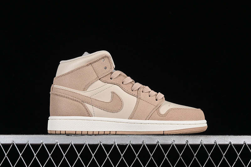 AJ1 Mid