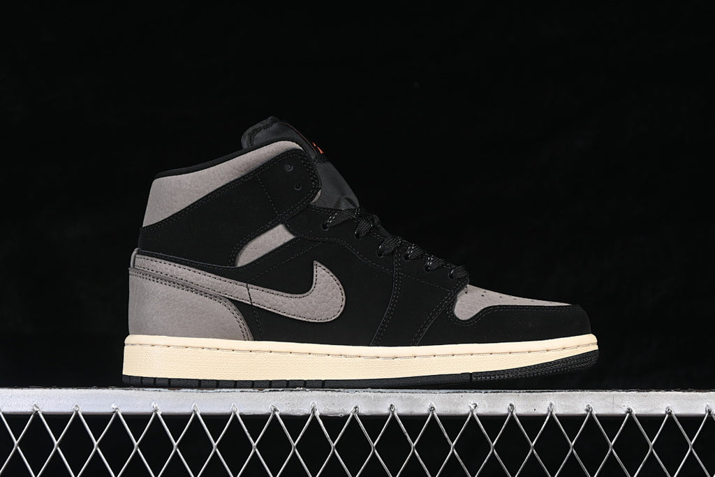 AJ1 Mid