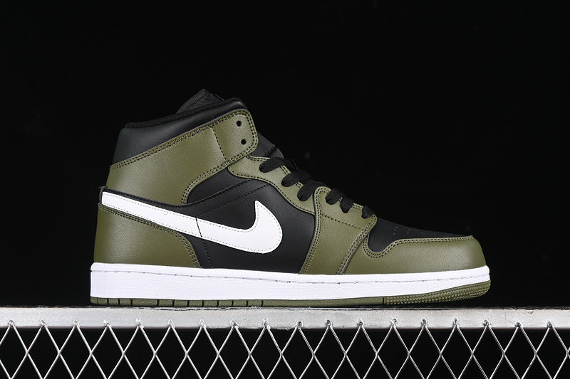 AJ1 Mid