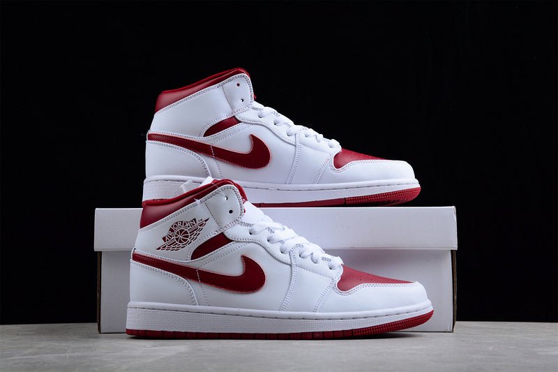 AJ1 Mid