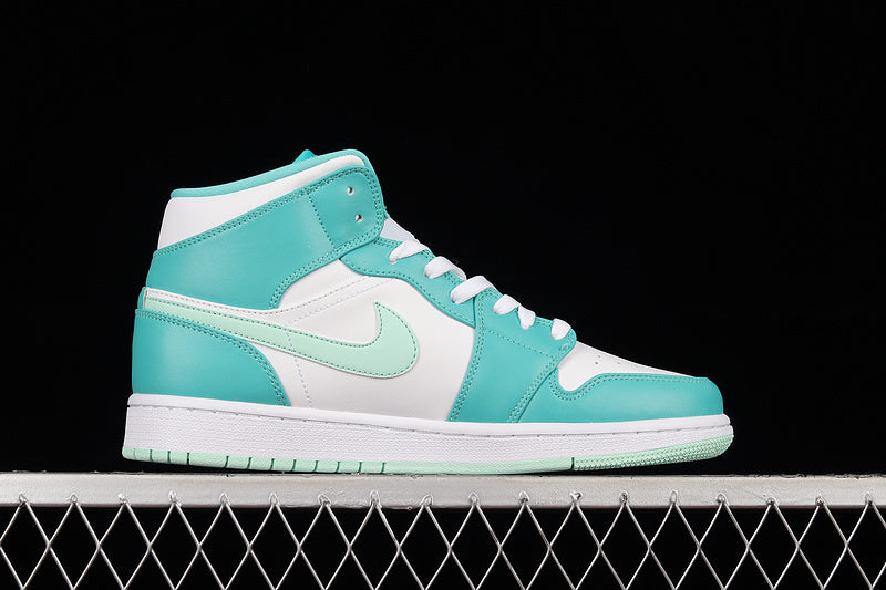 AJ1 Mid
