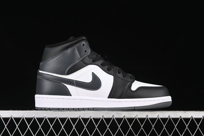 AJ1 Mid
