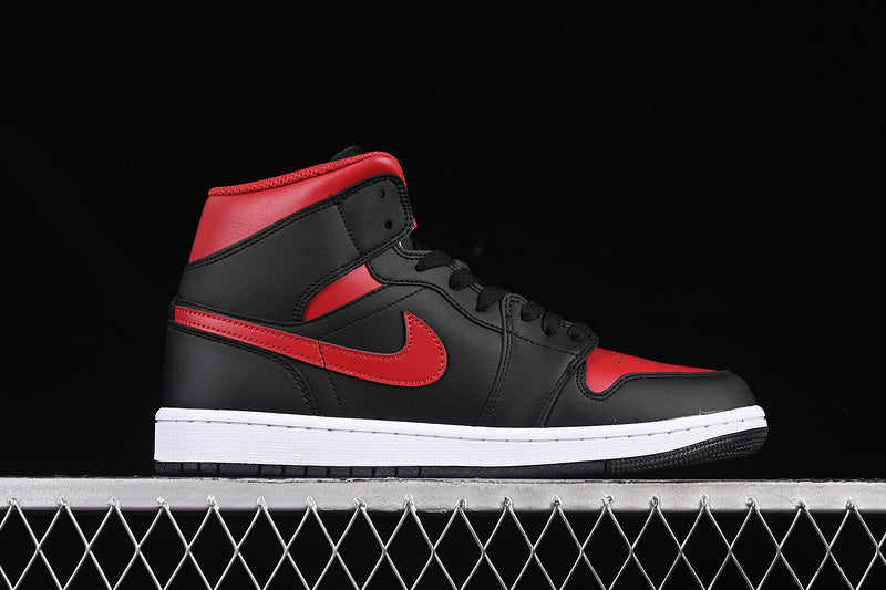 AJ1 Mid