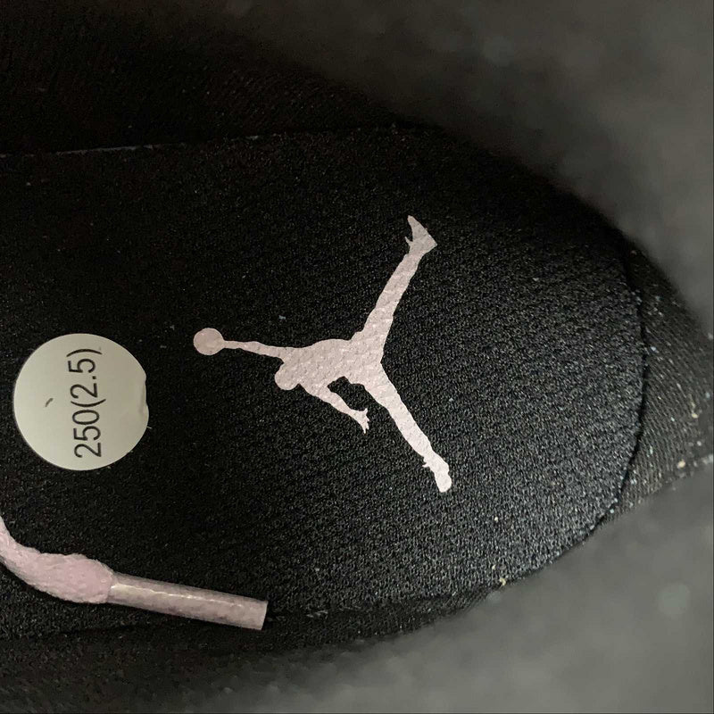 AJ1 Mid