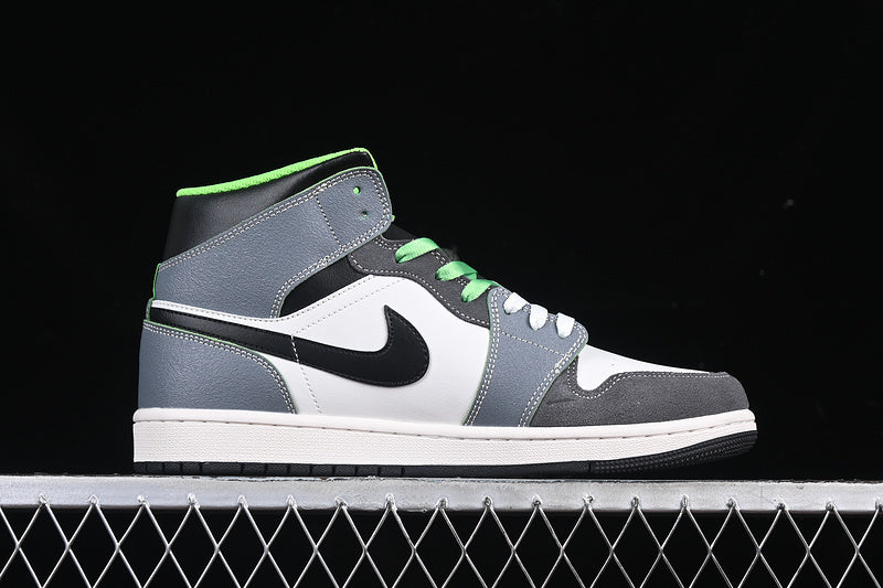 AJ1 Mid
