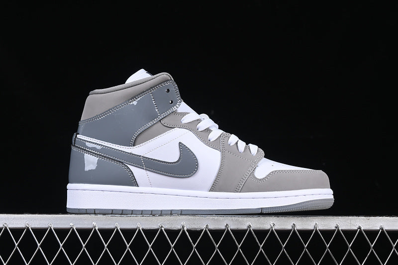 AJ1 Mid