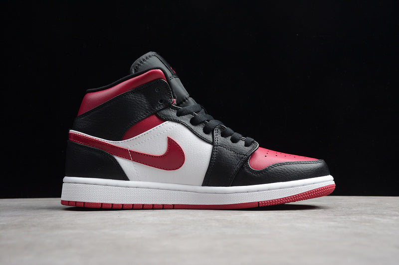 AJ1 Mid