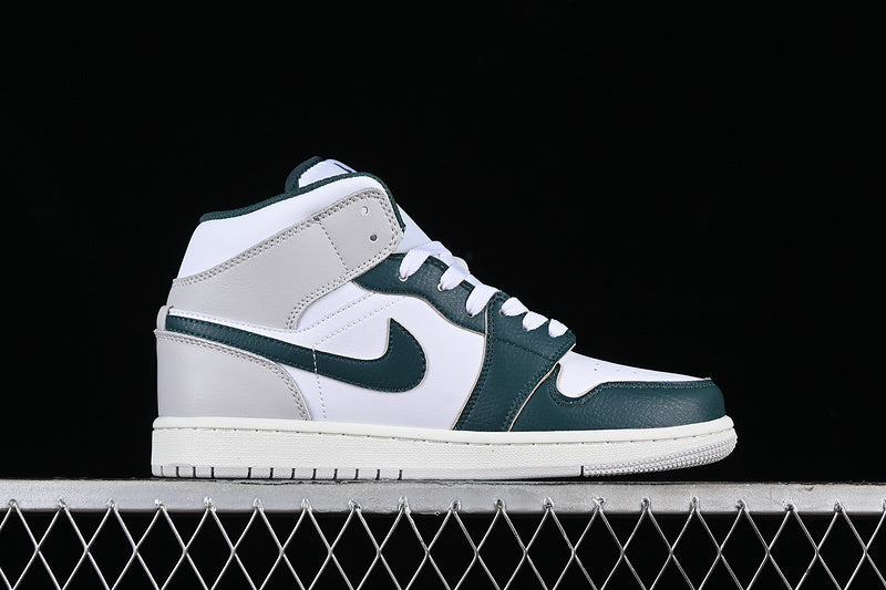 AJ1 Mid